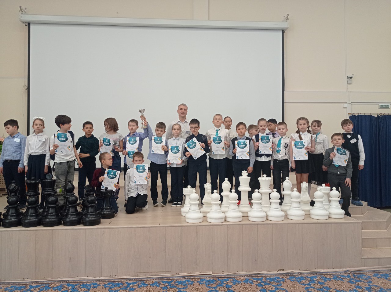Поздравляем участников турнира по быстрым шахматам.