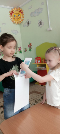 25 марта - «День рождения почтовой открытки в России».